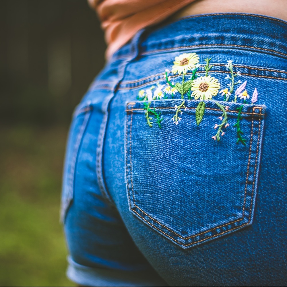 Hand embroidered denim shorts size S ~ W26